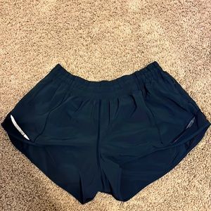 Lulu Lemon Hotty Hot Size 12 2.5” Navy Blue!!